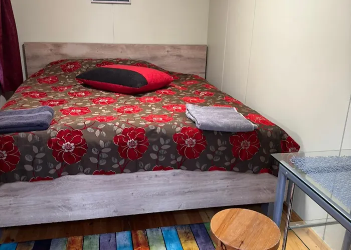 Camping Ninase Puhkemajad *